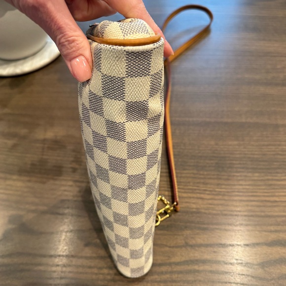 Louis Vuitton Eva Handbag/Clutch - Damier Azur Canvas - Vintage but life left!🤎💛 - Picture 7 of 14